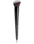 Brushworks Angled Blush Brush poševen čopič za rdečilo vrsta NO. 7 1 kos