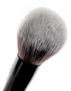 Brushworks Bronzer Brush čopič za bronzer vrsta NO. 10 1 kos