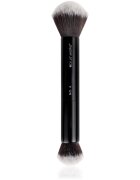 Brushworks Double Ended majhen čopič za nanašanje tekočih kremnih in pudrastih izdelkov vrsta NO. 6 1 kos