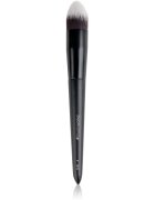 Brushworks Tapered Precision Buffing Brush čopič za make-up vrsta NO. 4 1 kos