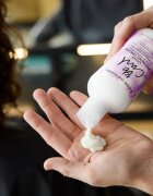 Bumble and Bumble Bb. Curl Light Defining Cream stiling krema za definicijo valov rahla učvrstitev 250 ml