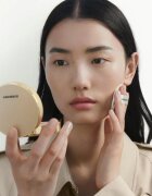 Burberry Beyond Wear Perfecting Matte Cushion dolgoobstojni tekoči puder v gobici SPF 15 odtenek Fair Warm 10 14 g