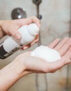 BusyB Lily Lemon Shower Foam pena za prhanje 200 ml