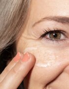 BusyB Sophie Shine Eye Ceram krema za osvetljevanje predela okoli oči 15 ml