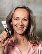 BusyB Sophie Shine Eye Ceram krema za osvetljevanje predela okoli oči 15 ml