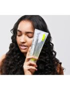 Carbon Theory Salicylic Acid nežen piling gel z vlažilnim učinkom 200 ml
