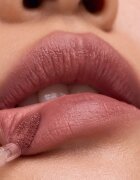Catrice Blur-Real kremasta šminka z mat učinkom odtenek 020 Blushed Reality 3.5 ml