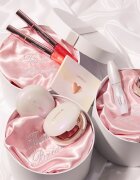 Catrice Brides & Besties dolgoobstojni sijaj za ustnice odtenek C01 Apricot Promise 4.9 ml