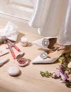 Catrice Brides & Besties rdečilo z osvetljevalcem odtenek Champagne Showers C01 3.5 g