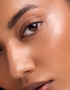 Catrice Cloud Tint Cushion Highlighter tekoči osvetljevalec v gobici odtenek C010 Stay Halo’d 4 g
