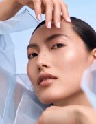 Catrice Cloud Tint Cushion Highlighter tekoči osvetljevalec v gobici odtenek C010 Stay Halo’d 4 g