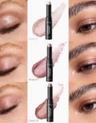 Catrice Drunk'n Diamonds Jelly Topper kremasto senčila za oči v svinčniku odtenek 020 Blossom Lights 2.5 g