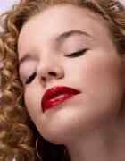 Catrice Glass Like Dewy Lip Tint visoko pigmentiran sijaj za ustnice z vlažilnim učinkom odtenek 050 Regrets? Always! 3 ml