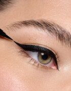 Catrice Hyper Liner Brush Eyeliner dolgoobstojno vodoodporno črtalo za oči odtenek 010 Ever Black 0.52 ml