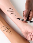 Catrice Hyper Liner Brush Eyeliner tekoče črtalo za oči z mat finišem odtenek 010 Classic Black 0.52 ml