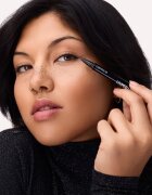 Catrice Hyper Liner Brush Eyeliner tekoče črtalo za oči z mat finišem odtenek 010 Classic Black 0.52 ml