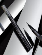 Catrice Hyper Liner Brush Eyeliner tekoče črtalo za oči z mat finišem odtenek 010 Classic Black 0.52 ml