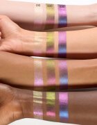 Catrice Prismatic Shift Eyeshadow senčila za oči z multikromatskim učinkom odtenek 020 Berry Blaze 1 g