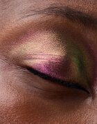 Catrice Prismatic Shift Eyeshadow senčila za oči z multikromatskim učinkom odtenek 020 Berry Blaze 1 g