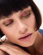 Catrice Prismatic Shift Eyeshadow senčila za oči z multikromatskim učinkom odtenek 020 Berry Blaze 1 g