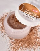 Catrice Under Eye Brightener fiksacijski puder z vlažilnim učinkom odtenek 030 Golden Toffee 2.3 g