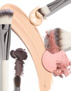 Chantecaille Cheek Brush čopič za rdečilo 1 kos