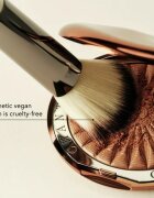 Chantecaille Sculpt Contour Brush čopič za konture 1 kos