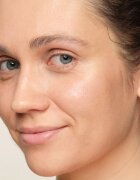 Chantecaille Sheer Glow Face Tint toniran gel za posvetlitev in zgladitev kože Gold 30 g