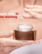 Clarins Nutri-Lumière Day revitalizacijska dnevna krema za sijoč videz 50 ml