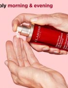 Clarins Super Restorative Remodelling Serum aktivni serum za glajenje poteze obraza 30 ml