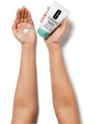 Clinique Blackhead Solutions 7 Day Deep Pore Cleanse & Scrub čistilni piling za obraz proti črnim pikicam 125 ml