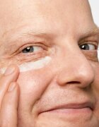 Clinique For Men™ Anti-Age Eye Cream krema za predel okoli oči proti gubam zabuhlosti in temnim kolobarjem 15 ml
