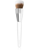 Clinique Foundation Brush Buff čopič za nanos tekočega pudra 1 kos