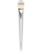 Clinique Foundation Brush čopič za make-up 1 kos
