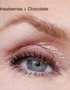 Clinique High Impact™ Shadow Play senčila za oči v svičniku duo odtenek Strawberry + Chocolate 1.9 g