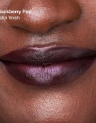 Clinique Pop™ Longwear Lipstick Satin satenasta šminka odtenek 42 Blackberry Pop 3.9 g