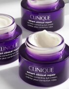 Clinique Smart Clinical™ Repair Wrinkle Correcting Eye Cream krema za predel okoli oči za zapolnitev in korekcijo gub 30 ml