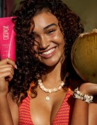 Coco & Eve Sunny Honey Sun-kissed Gradual Tanning Lotion samoporjavitveni losjon za postopno porjavitev z vonjem Coco-Mango 200 ml