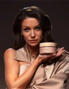 COCOSOLIS NOUGAT žametno maslo za telo za osvetljevanje kože in hidratacijo z bleščicami 250 ml