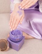 Crystallove Amethyst Shimmer Body Scrub piling za telo 200 g