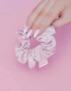 Crystallove Silk Scrunchie svilena elastika za lase Rose 1 kos