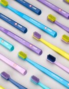 Curaprox 1560 Soft zobna ščetka soft 1 kos