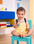 Curaprox Baby 0-4 Years zobna ščetka za otroke 1 kos