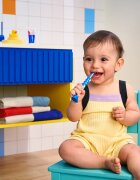 Curaprox Baby zobna ščetka za otroke 1 kos