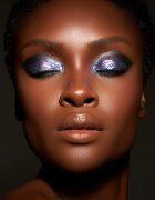 Danessa Myricks Beauty Infinite Chrome Flakes bleščeča senčila za oči odtenek Strobe Light 38 g