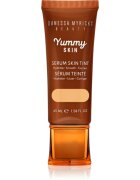 Danessa Myricks Beauty Yummy Skin Serum Skin Tint vlažilni tekoči puder z gladilnim učinkom odtenek 3 - Fair To Light Skin With Golden Yellow Underton