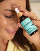Delia Cosmetics Hyaluronic Acid serum za polnjenje gub za obraz vrat in dekolte 30 ml