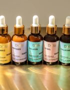 Delia Cosmetics Retinol serum proti gubam za obraz vrat in dekolte 30 ml