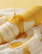 DESERVED Whipped Shower Foam Honey Greek Yogurt pena za prhanje za telo 250 ml