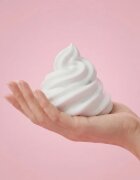 DESERVED Whipped Shower Foam Strawberry Milkshake pena za prhanje za telo 250 ml